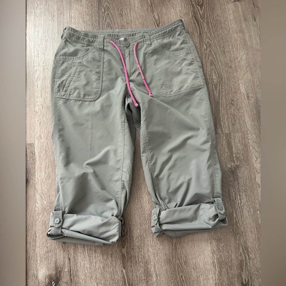 The North Face Green Long short/ court Pants Adj length 5 Pockets +
Stow Pocket - Picture 2 of 10